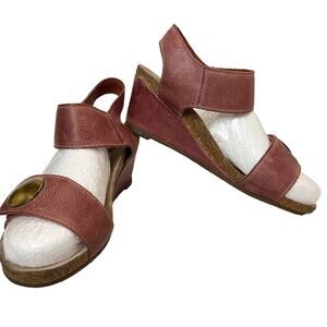 TAÖS Mauve Leather Wedge Sandals. Brass Detail 7  Boho Campy Casual